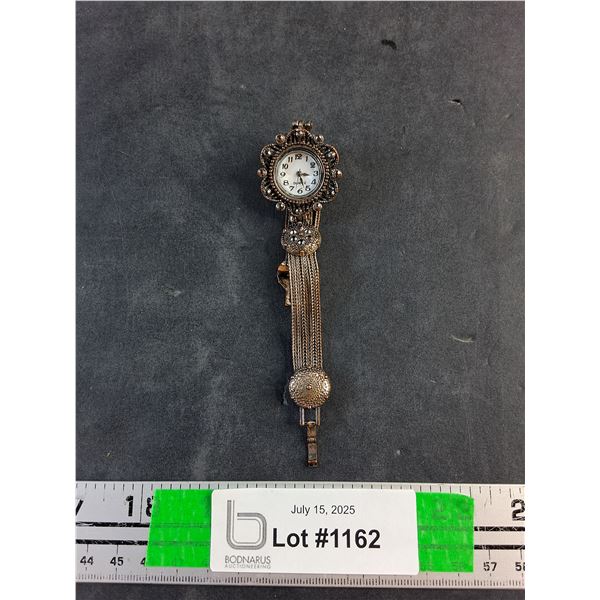 Vintage Style Quartz Watch with Dark Rhine Stones - Works