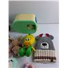 Image 5 : John Deere Tractor, Kid's Mitts, Winter Hat, Peppa Pig Figures and Plush Toys