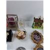 Image 4 : (2) Candle Holders, (6) Brass Frames, Stained Glass Wall Decorations, Misc - As Is