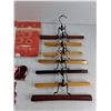 Image 3 : (7) Wooden Hangers, Valentines Day Decorations