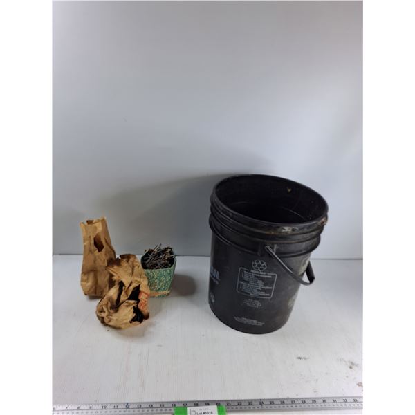 *Nails, Bucket - As Is CANNOT SHIP