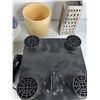 Image 7 : Black & Decker Food Processor, Grater, (2) Jars, Misc - As Is