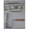 Image 4 : (2) Wire Baskets And Paint Roller