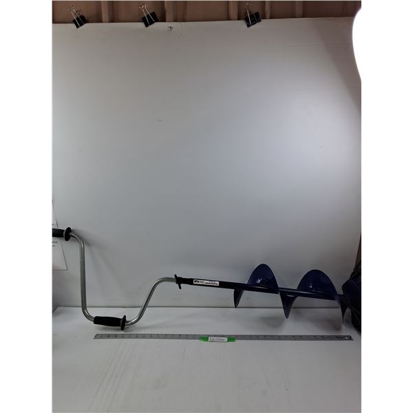 **Fin-Bore Hand-Powered Ice Auger- 48.5"- CANNOT SHIP