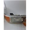 Image 2 : 2004 GMC Head Light Assembly and Signal Lights