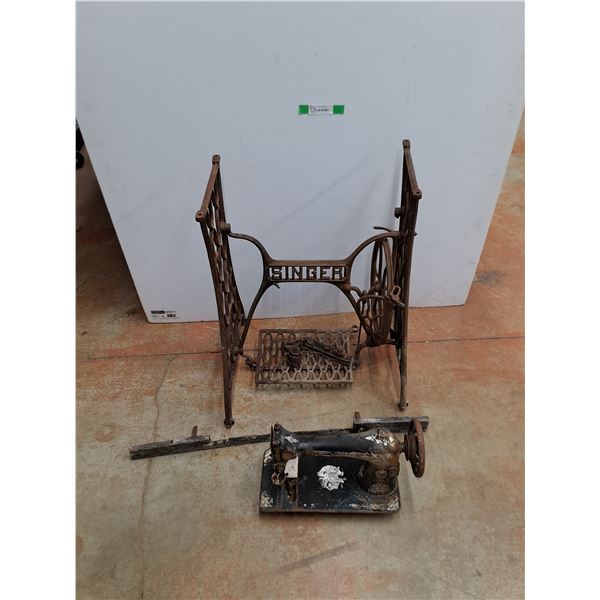 *Vintage Singer Sewing Machine - As Is, Needs Repair, Cannot Ship