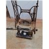 Image 3 : *Vintage Singer Sewing Machine - As Is, Needs Repair, Cannot Ship