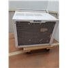 Image 6 : * Danby Window Air Conditioner - Powers On - 22.25"w x 22"d x 16" T - CANNOT SHIP
