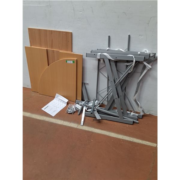 * Computer Desk - Appears All There w/Instructions - CANNOT SHIP