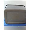 Image 3 : (2)Rubbermaid Plastic Storage Bins - 20x14x13" & 23x17x6" - PICK UP ONLY