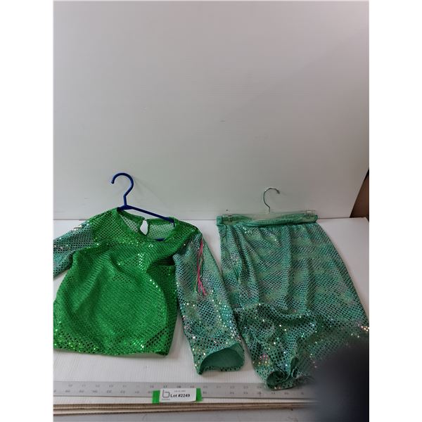 Shirt & Skirt- Shirt Has Ribbon On It - Size Child's Medium Approx