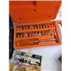 Image 6 : 40pc Combination Socket Set, Bit Screwdriver, Carbon Crimped Wheel, 195pc Household Kit, Metal Brush