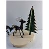 Image 2 : Deer and Christmas Tree Decor
