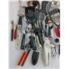 Image 3 : Assorted Kitchen Utensils