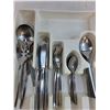 Image 2 : Set of Cutlery with Placement Tray, Metal Coaster Set