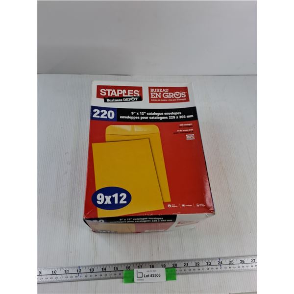 Staples 9" x 12'' Catalogue Envelopes