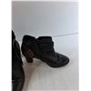 Image 6 : (2) Shoes - High Heels Size 9 1/2, Slip On Shoes Size 11