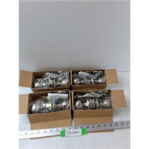 (4) Yale "Bridgeport Design" Interior Passage Door Knob Sets