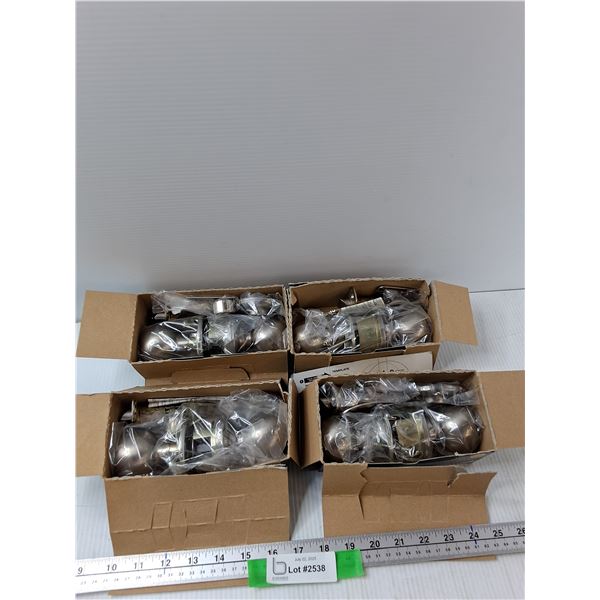 (4) Yale "Bridgeport Design" Locking Interior Door Knob Sets