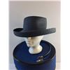 Image 2 : Gray Hat and Hat Box