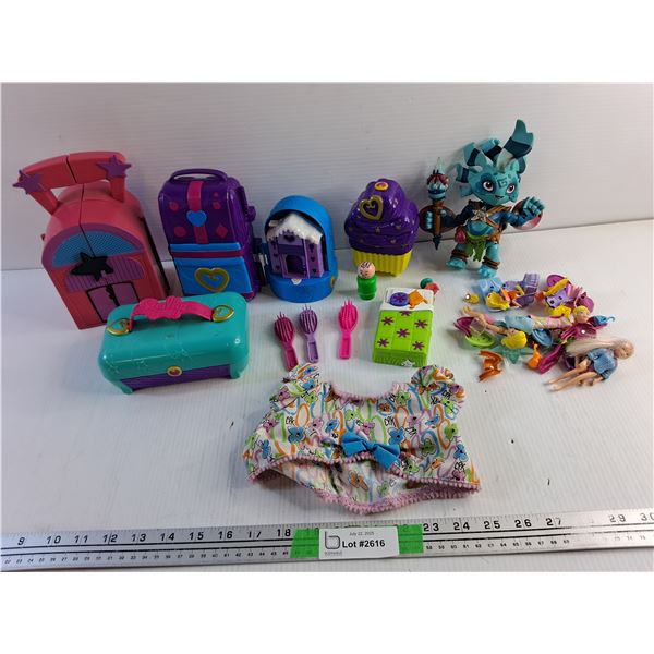 Various Polly Pocket and Miscellaneous Toys