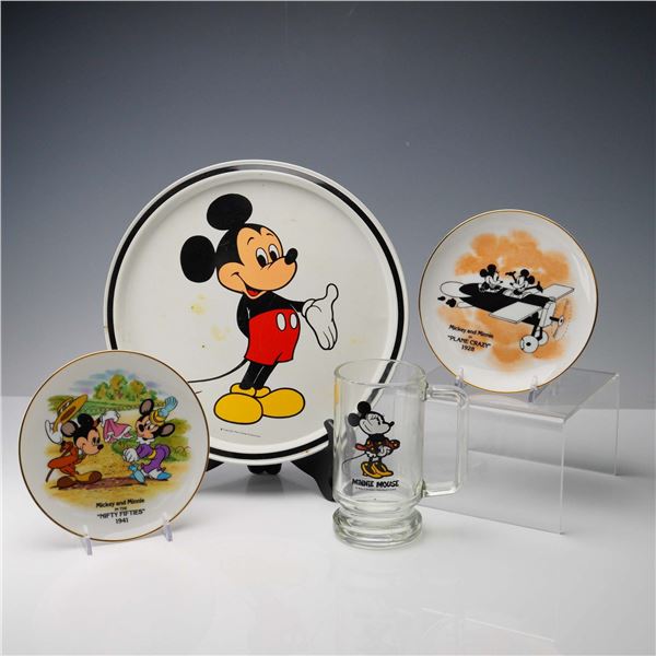 4pc Walt Disney Plates, Tray and Mug Featuring Mickey and Minnie
