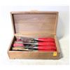 Image 1 : WOODEN BOX 10 WOOD CHISELS