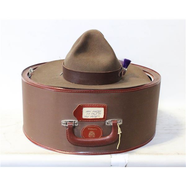 PAIR OF VINTAGE COWBOY HATS IN HAT BOX WITH