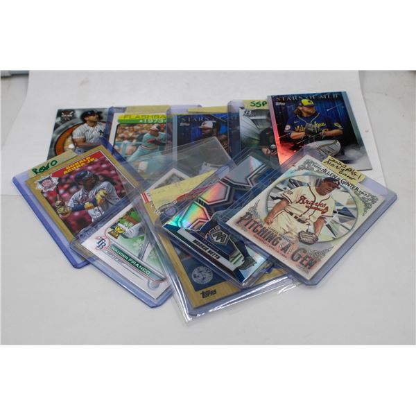 COLLECTION OF BASEBALL SPORTS CARDS