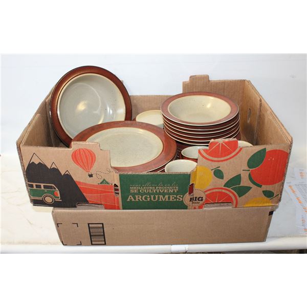 MIKASA "THE DUNES" DISH SET