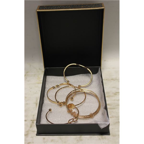 7PCS GOLDEN-TONED BANGLE SET