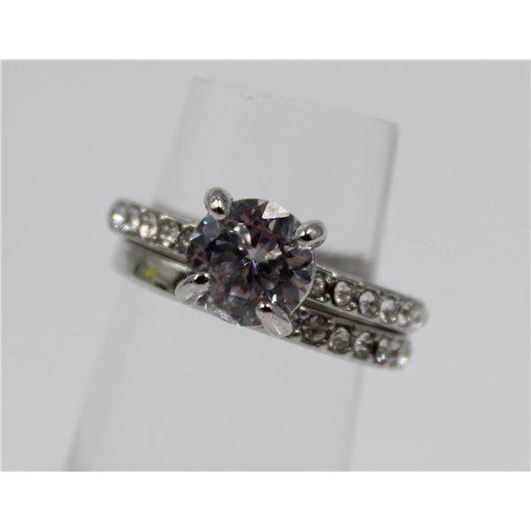 SET OF 2 ENGAGEMENT STYLE RINGS FOR WOMEN. SZ7