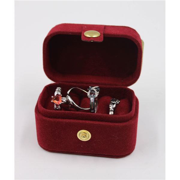 LOT OF 4 DIFFERENT STYLE RINGS IN GIFT BOX