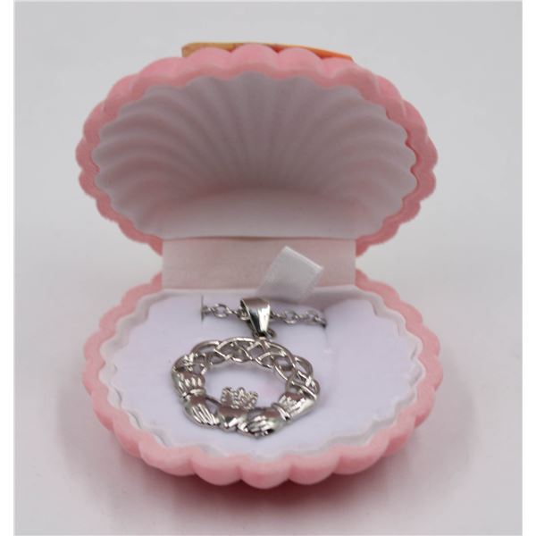 UNISEX STERLING SILVER TONED IRISH CLADDAGH PENDAN