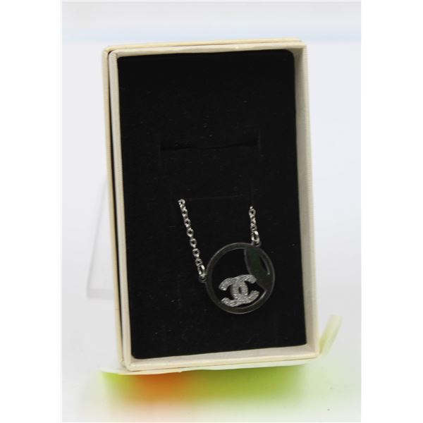 ESTATE CHANEL STYLE NECKLACE IN BOX-ESTATE
