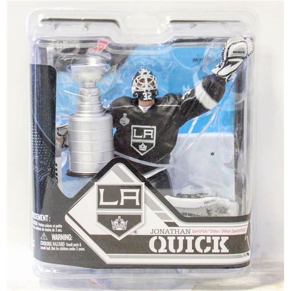 MCFARLANE'S LA KINGS JONATHAN QUICK W/ STANLEY CUP