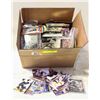 Image 1 : 1000+ HOCKEY CARDS UNSORTED