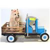 Image 1 : LARGE GARDEN TRUCK & DOG STATUE