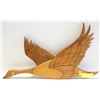 Image 1 : WOODEN CANADIAN GOOSE 18" X 23"