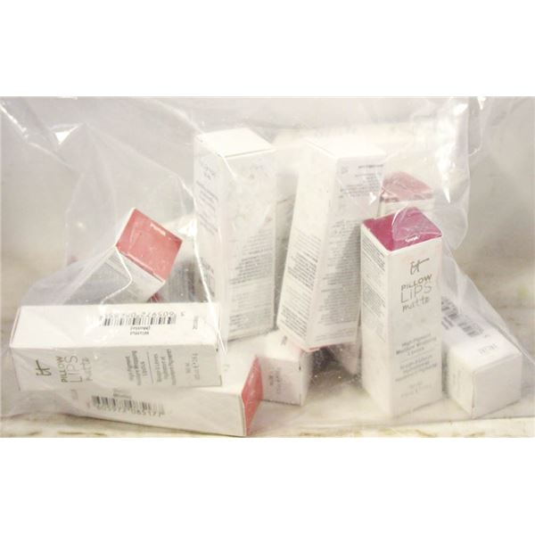 LOT OF IT LIPSTICKÿ