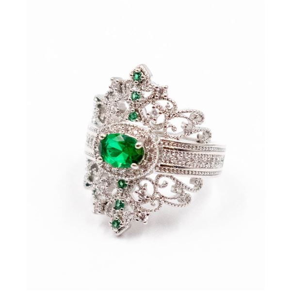 NEW,CUBIC ZIRCONIA GREEN GEMSTONE FASHION RING S7