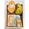 Image 1 : BOX OF WALL PLAQUES