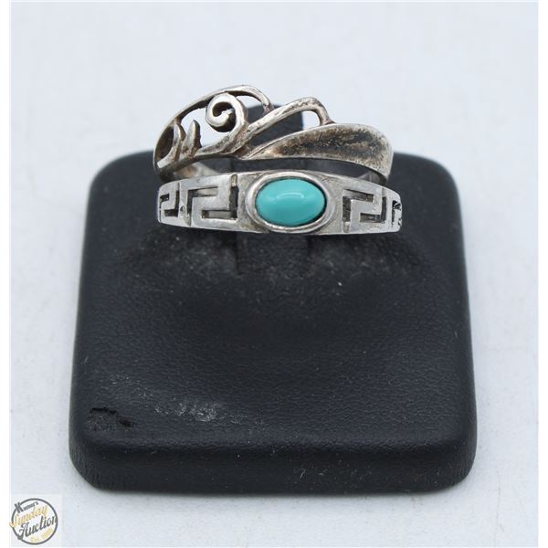 PAIR OF SIZE 8.5 925 STERLING SILVER RINGS ON A