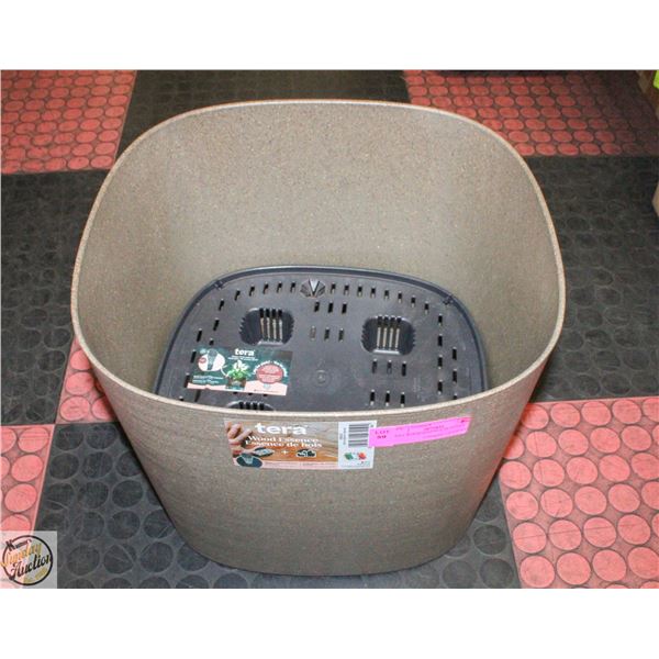 TERA WOOD ESSENCE PLANTER