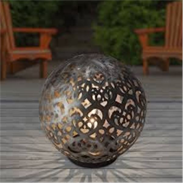 NEW WITH BOX AURORA LIGHTING SOLAR GLOBE LIGHT