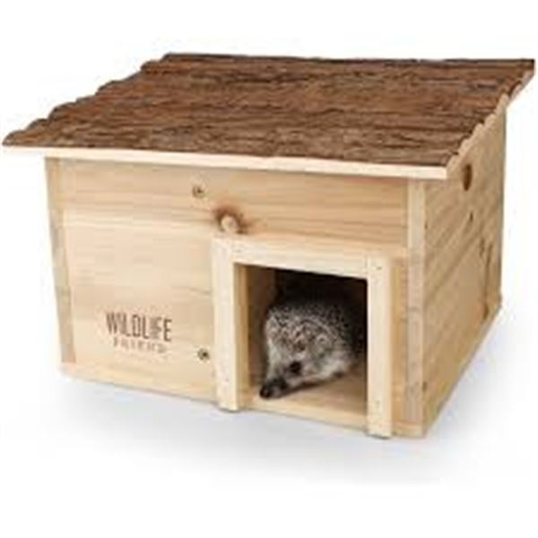 BRAND NEW WILDLIFE FRIEND HEDGEHOG HOUSE