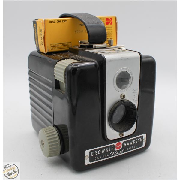 COLLECTOR VINTAGE KODAK BROWNIE HAWKEYE CAMERA