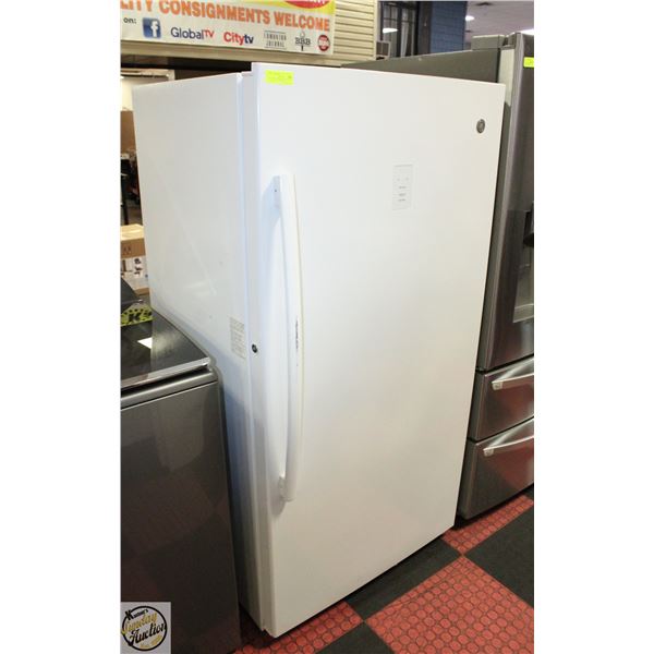 GE 28" WHITE FREEZER 17CU/FT UPRIGHT FUF17SMRWW-