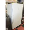 Image 1 : GE 28" WHITE FREEZER 17CU/FT UPRIGHT FUF17SMRWW-