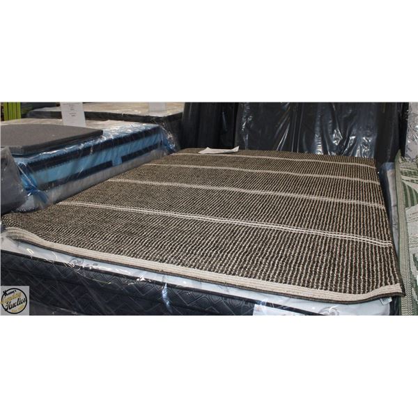 NEW HORIZON COLLECTION MOHAWK HOME RUG 5 X 7FT